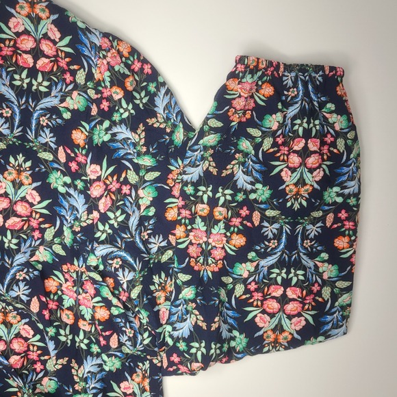 LOFT Floral Rayon Wrap-Style Blouse Size L | Navy Floral V‑Neck Long Sleeve. EUC - Picture 5 of 7